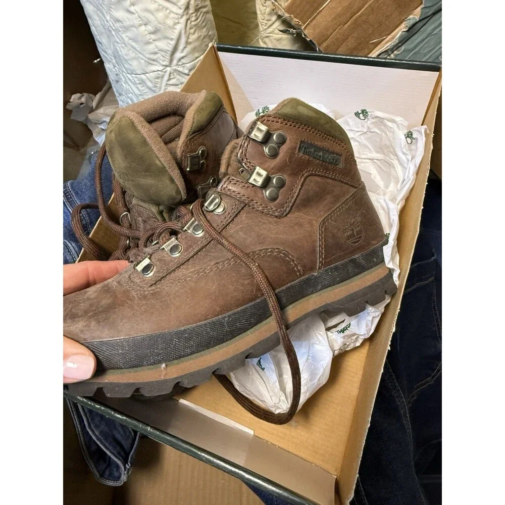 Vintage Timberland Hiking Boots – Style 39310 – Men’s 8.5M in box